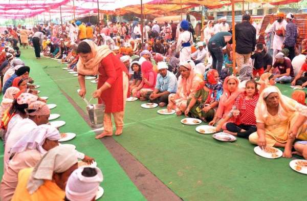 गुरु अर्जुन देव का शहीदी पर्व श्रद्धा से मनाया....दे​खिये तस्वीरे