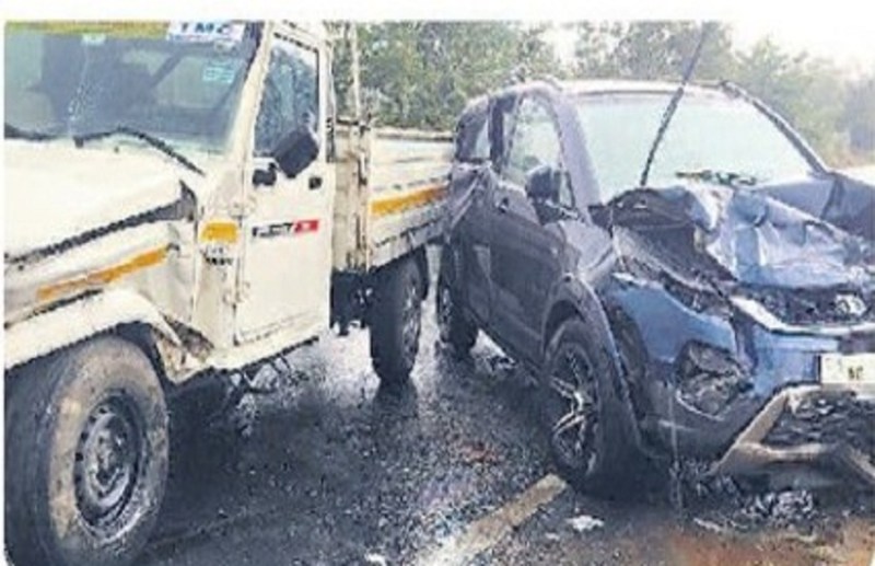 Road Accident: Heavy collision between car and pickup vehicle, PWD SDO seriously injured