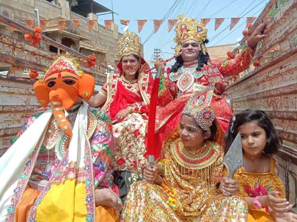 आकर्षण का केन्द्र 