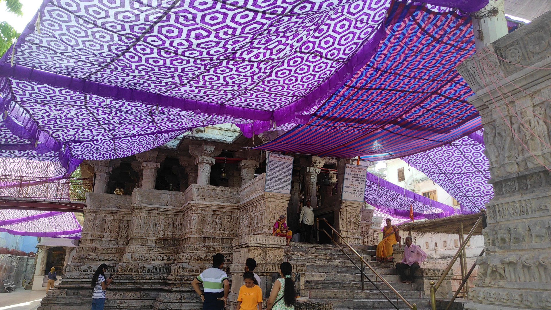 Video…भक्तों के लिए मंदिर में की छाया Patrika News