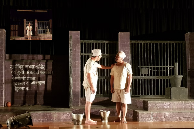 kalpurush_play_on_veer_savarkar_life_2.png