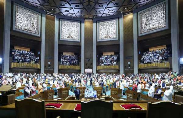 नया संसद भवन राष्ट्र को समर्पित