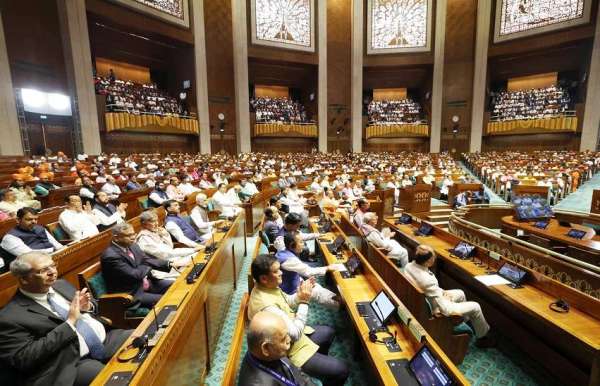 नया संसद भवन राष्ट्र को समर्पित