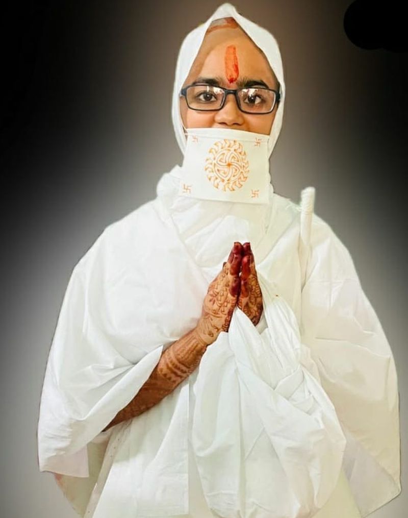 छत्तीसगढ़ की मुमुक्षु कुमकुम बनी निरामय श्री, राम गुरु के लगे जयकारे