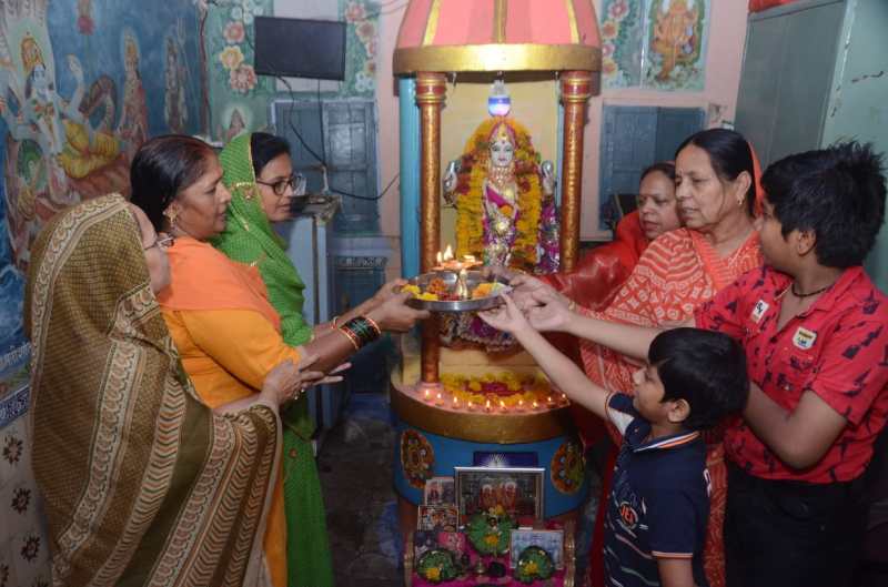 गंगा दशहरा : दान-पुण्य के साथ की गई मोक्षदायिनी की आराधना