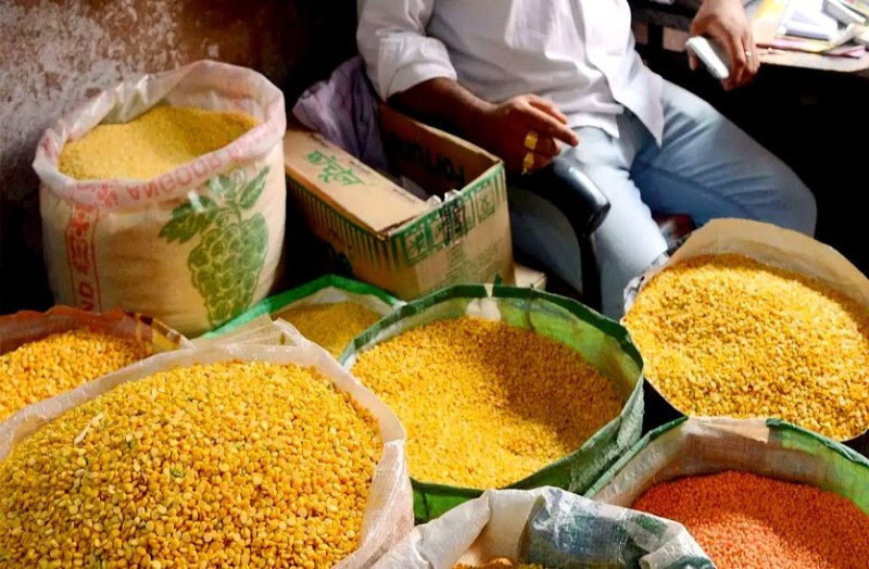 दालों की कीमतें 40 रुपए तक बढ़ी, सब्जियों के दामों में भी इजाफा