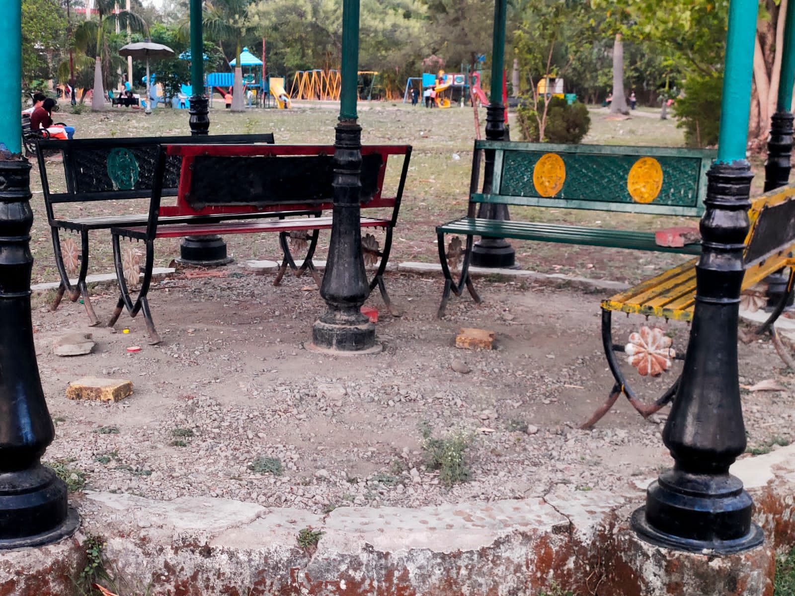 Trimbakeshwar Children's Park swings broken, deteriorated due to lack of care
