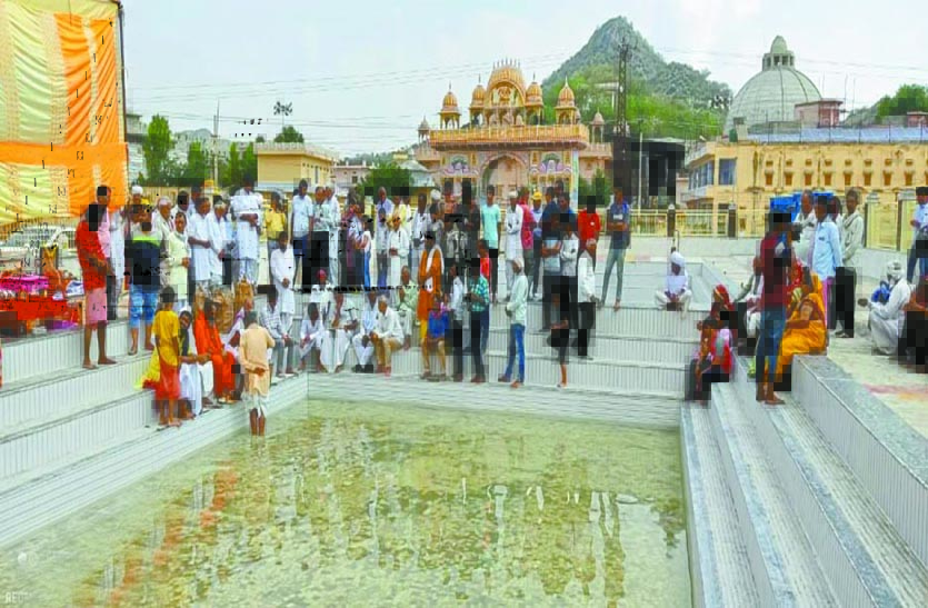 Video: मतदाता सूची संक्षिप्त पुनरीक्षण के लिए घर-घर सर्वे
