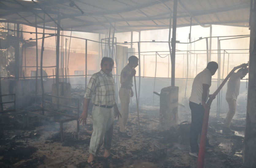 fire in jodhpur cafe: कैफे में लगी भीषण आग, मौके पर पहुंची दमकल की 6 गाड़ियां, लेकिन तब तक…देखें VIDEO