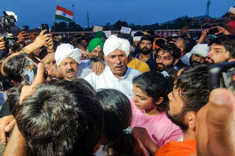 naresh Tikait With Wrestlers