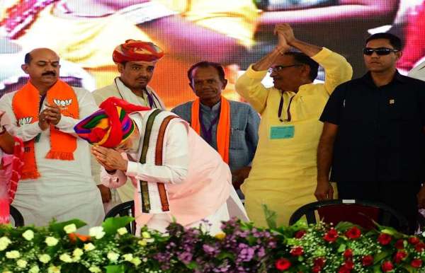 पीएम मोदी ने जनता से संवाद पर किया फोकस