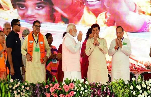 पीएम मोदी ने जनता से संवाद पर किया फोकस