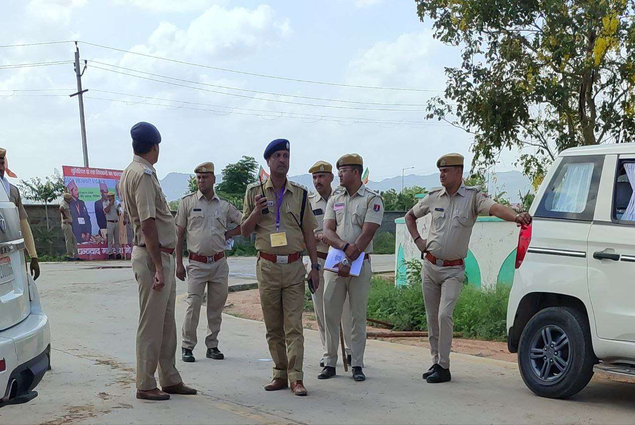 पीएम नरेन्द्र मोदी की सभा में वीआईपी एन्ट्री पर तनातनी