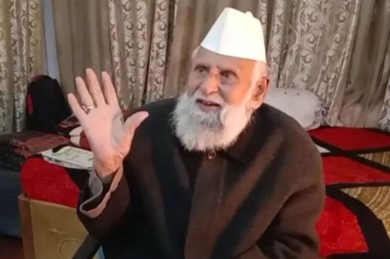 SP MP Dr Shafiqur Rahman Burke said on Rahul Gandhi statement