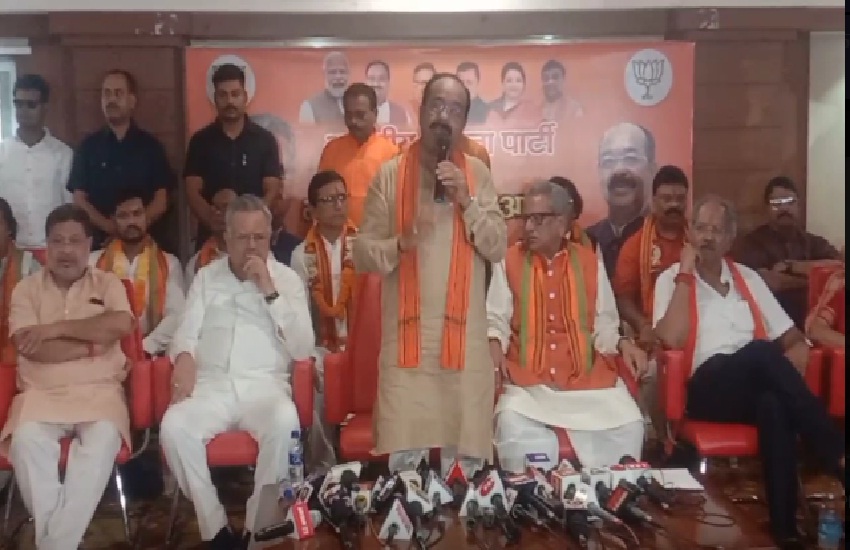दो पद्श्री, पूर्व आईएएस समेत 300 से ज्यादा लोग बीजेपी में हुए शामिल, अरुण साव ने कही ये बात, देखें VIDEO