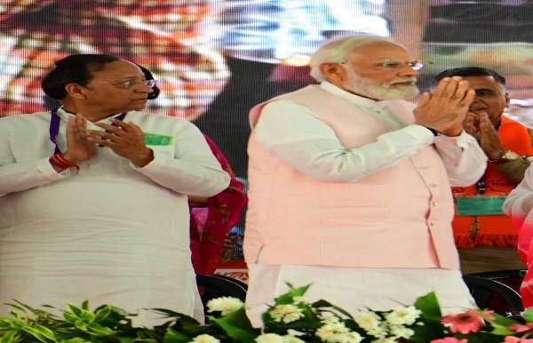 पीएम मोदी ने जनता से संवाद पर किया फोकस