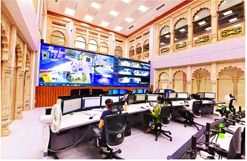 कंट्रोल कमांड सेंटर पर हर महीने हो रहे 12 लाख खर्च फिर भी 10 सर्विस बंद