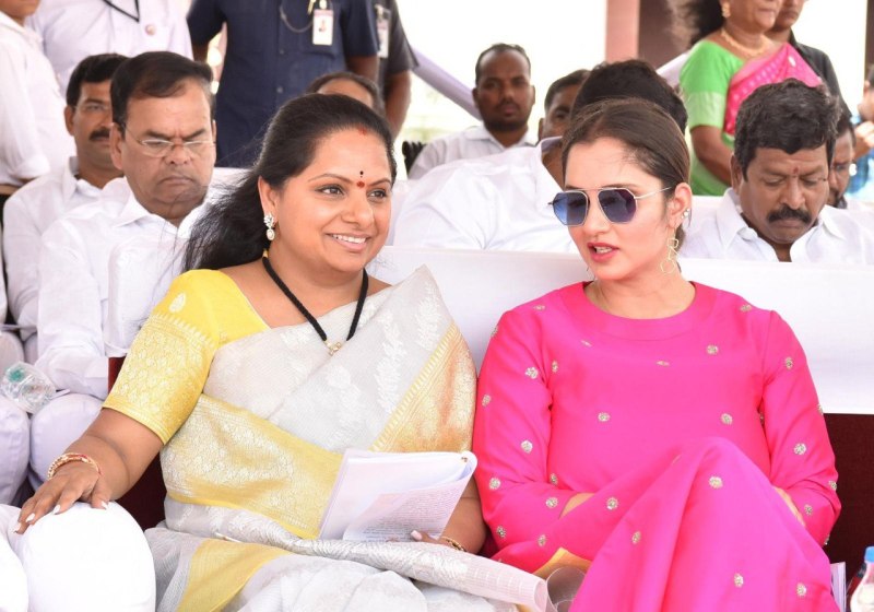 शहीदों को सलामी के साथ शुरू हुआ तेलंगाना स्थापना दिवस समारोह