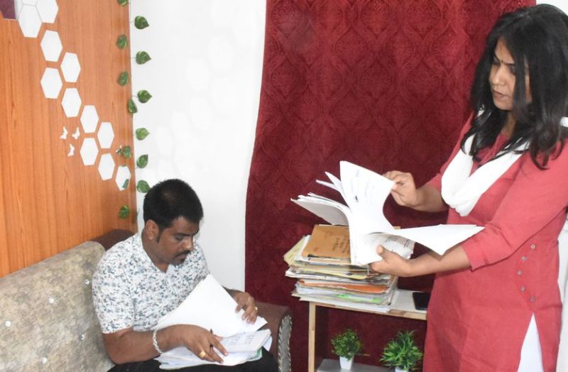 उफ ! इतना गड़बड़झाला...नगर मित्र ऑफिस में मिलीं पट्टा पत्रावलियां, मुहरें और रजिस्टर