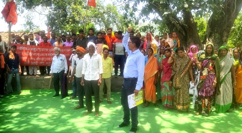 माईंस में शोषण के खिलाफ मजदूरों ने फंूका बिगुल