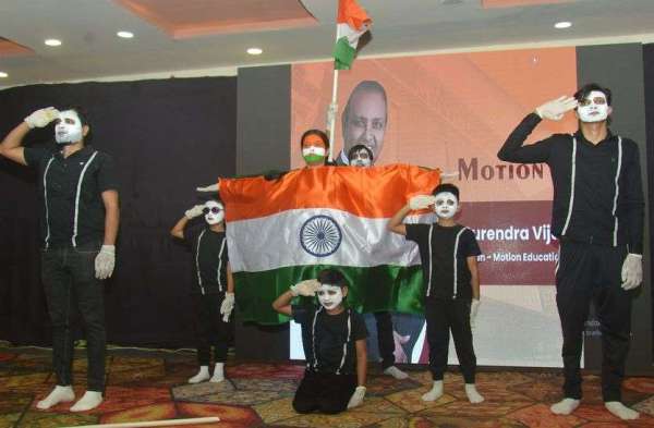 पाई मेगा शो में प्रतिभागियों ने जमकर लगाए ठुमके .......दे​खिये तस्वीरे