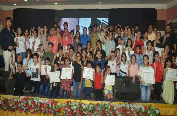 पाई मेगा शो में प्रतिभागियों ने जमकर लगाए ठुमके .......दे​खिये तस्वीरे