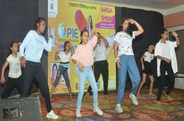 पाई मेगा शो में प्रतिभागियों ने जमकर लगाए ठुमके .......दे​खिये तस्वीरे