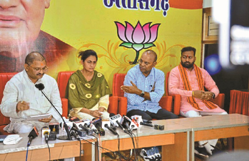 Government adept in plotting against media: BJP