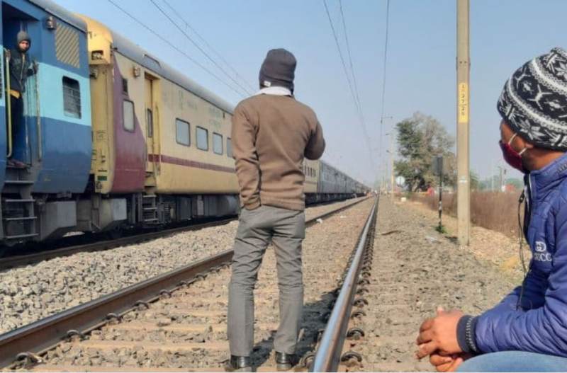 32 Year Old Man Jumped In Front Of Train And Died In Barmer