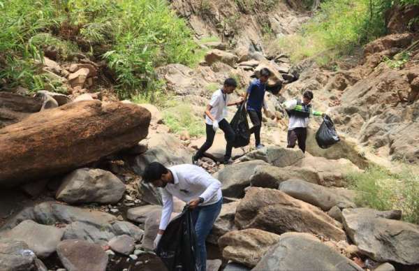 36 मोंटाने के संस्थापक खेमलाल साहू ने बताया कि आगे भी ऐसे कार्यक्रम और भी किए जाएगे। सेंट्रल मिनिस्ट्री ऑफ टूरिज़म ने भी मुहिम को सराहा एवं स्टेट एव सेंट्रल गवर्नमेंट को पर्यावरण स्थलों की देख रेख एव उत्थान के लिए ज्ञापन भी सौंपा जाएगा ।