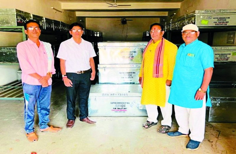 राजनीतिक दलों ने बिसातें बिछानी शुरू की तो प्रशासन ने चुनाव की तैयारी, हैदराबाद के इंजीनियर चेक करेंगे इवीएम 