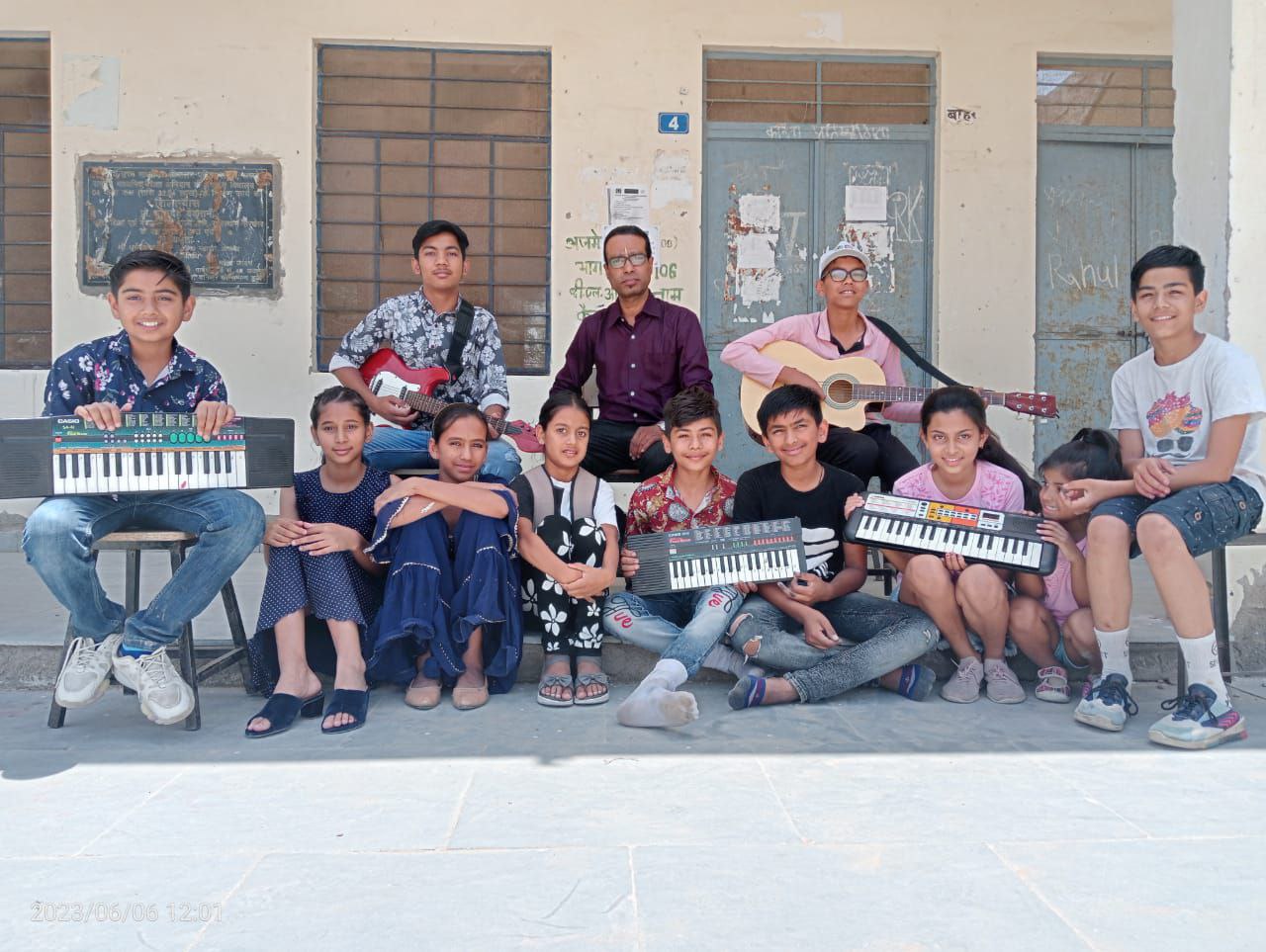 नृत्य व संगीत की सीखी कलाएं, वाद्य यंत्र बजाने में भी हुए पारंगत