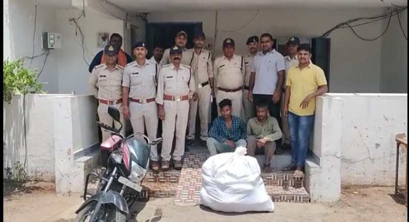 Action: Informer gave information, accused carrying 40 kg ganja on bike, two arrested
