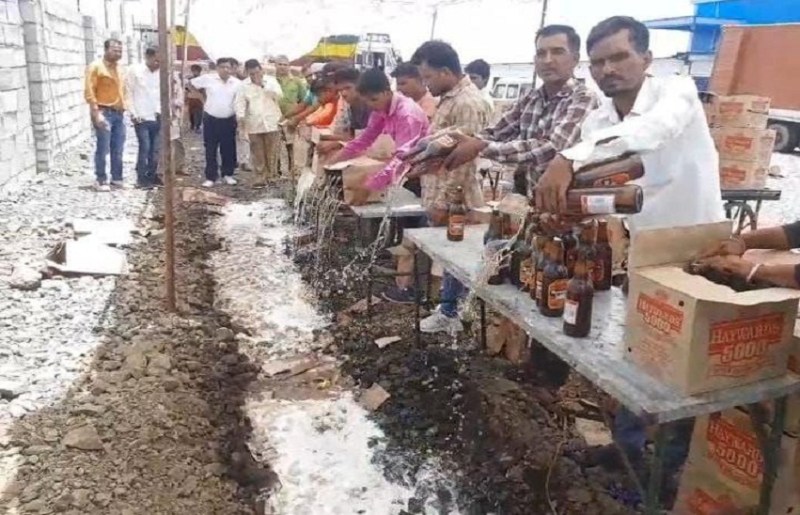 राजस्थान में यहां तीन करोड़ की बियर क्यों बहाई नाले में