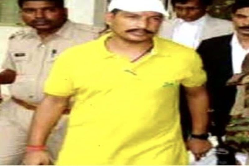 गोलियों की तड़तड़ाहट से गूंजा लखनऊ कोर्ट परिसर, मुख्तार अंसारी के करीबी संजीव जीवा को मारी गोली, वकील के कपड़ों में आए थे शूटर