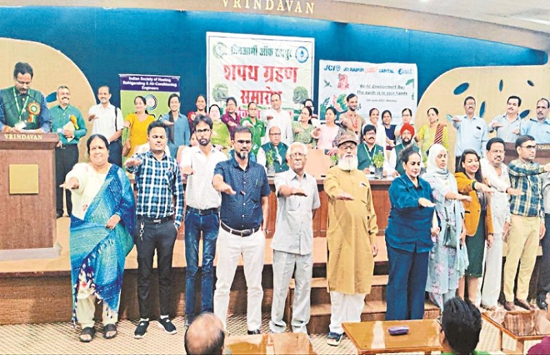 Green Army of Raipur made a strategy for plantation in the city