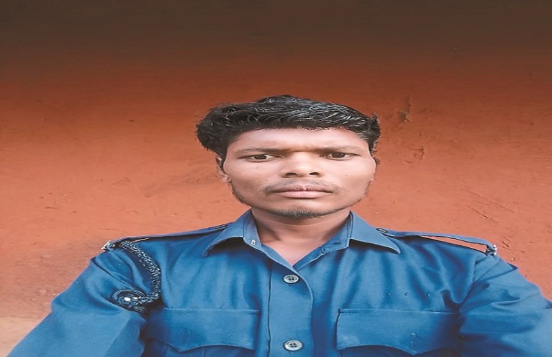 बस्तर का सोनू बना रियल लाइफ हिरो, अपनी जान की बाजी लगाकर 40 कोटवारों की बचाई जान, जानें पूरा मामला