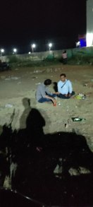 पाबंदी बेअसर, शराब दुकान बनी अहाता बार