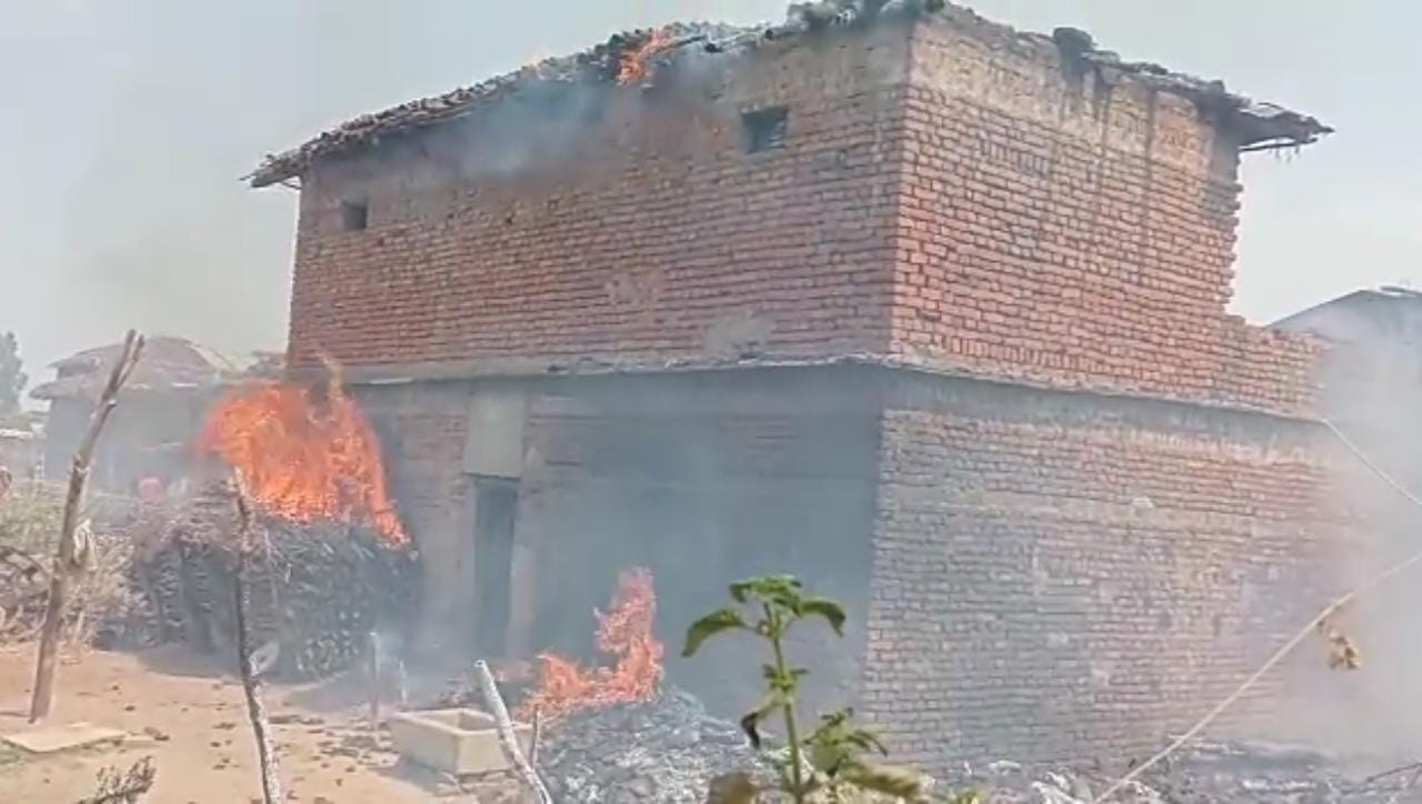 Fire broke out in poor farmer's house, lost household items