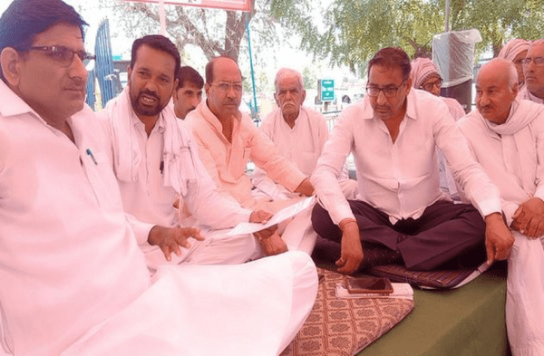 Patrika Photo Gallery:- कलक्ट्रेट पर महापड़ाव: यहीं सोना, यहीं मिलकर भोजन बनाना और खाना