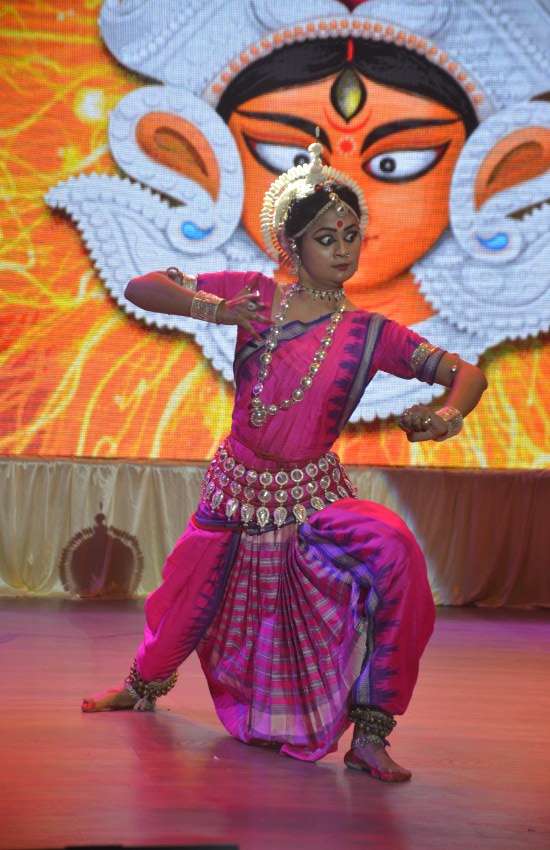 शहीद स्मारक भवन नृत्य श्रीधरा