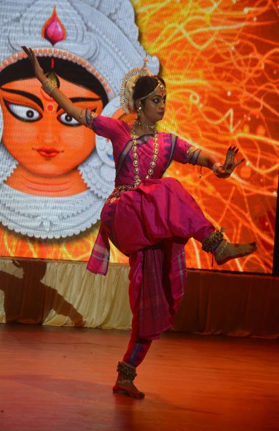 शहीद स्मारक भवन नृत्य श्रीधरा