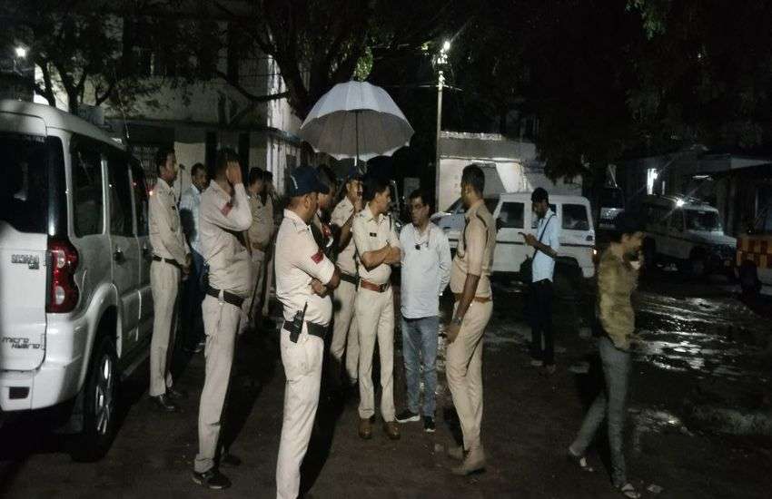 चार साल की गुमशुदा मासूम का 27 घंटे बाद नाले किनारे बंद बोरे में मिला शव