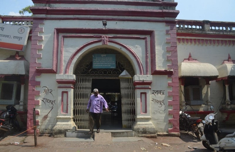 Patwari's work to Tehsildar, yet income-residence is not being made