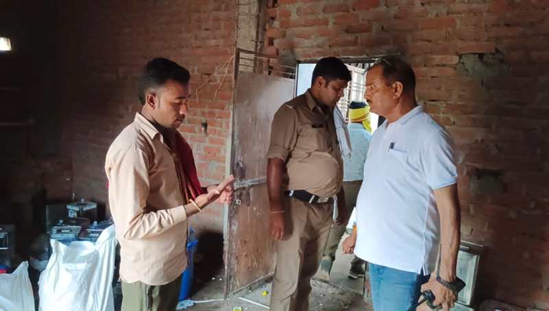 नकली दूध बनाने की फैक्ट्री पकड़ी, रोज बन रहा था चार - पांच हजार लीटर दूध