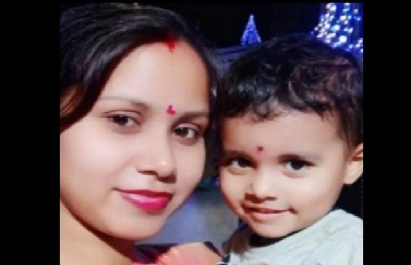 The woman hanged herself as soon as her husband went to work, people were shocked to see the dead body hanging on the noose