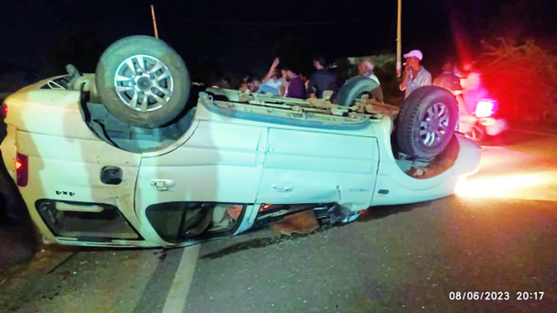 कार ने बाइक सवार दंपती को कुचला, दोनों की मौत