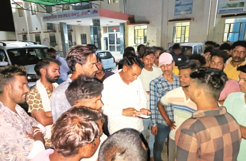 पुलिस हिरासत में युवक की बिगड़ी तबियत तो भडक़े विधायक, राजनीतिक द्वेषता का लगाया आरोप