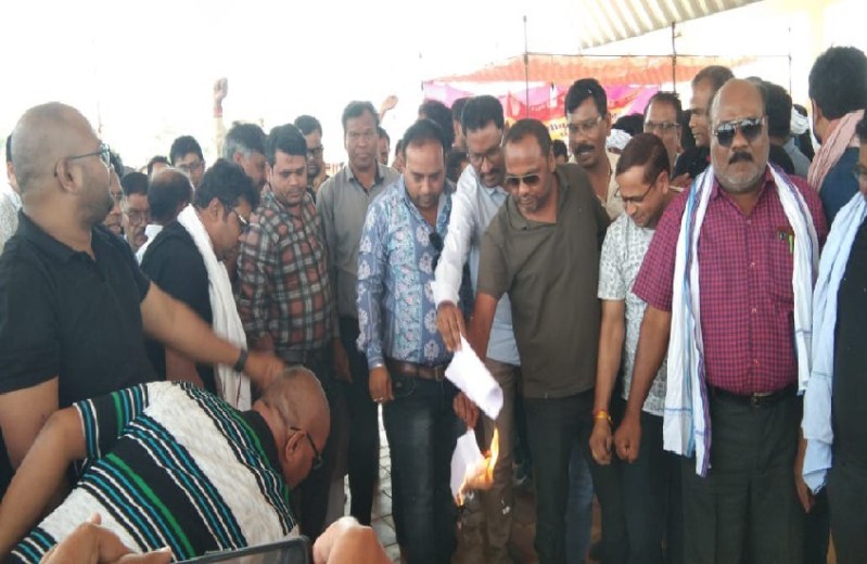 पटवारियों को 24 घंटे का अल्टीमेटम, नहीं छोड़ा आंदोलन तो सीधे होगी गिरफ़्तारी