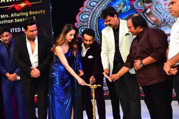 Sunil Shetty and Malaika Arora attend National Dynamic Awards Season-2